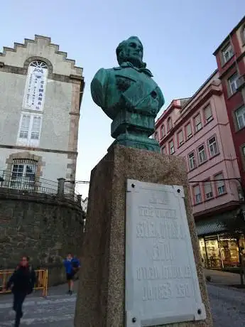 Monumento a Casto Méndez Núñez