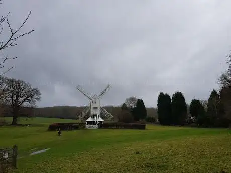 Photo de Lowfield Heath Windmill