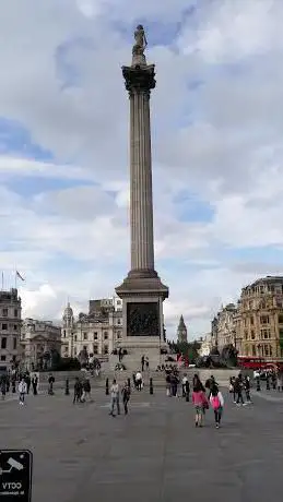 Photo de Monument to the Great Fire of London