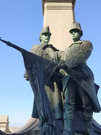 Monument for Lippens og De Bruyne