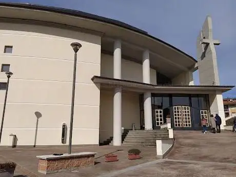Photo de Church of the Holy Savior