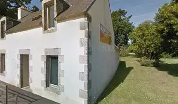 Library De Combrit