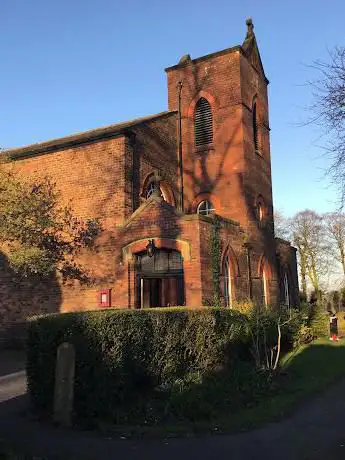 Photo de St John The Evangelist R C Church
