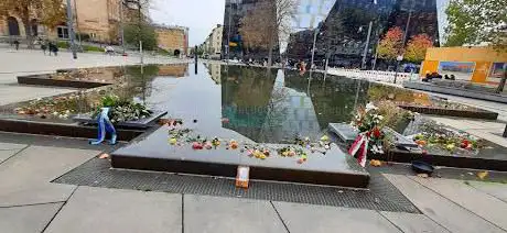 Synagoge Denkmal – Synagogue Memorial