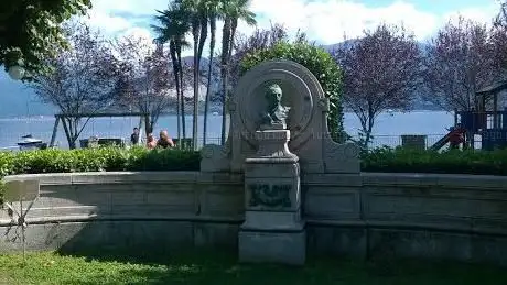 Monumento ad Alessandro Cuzzi