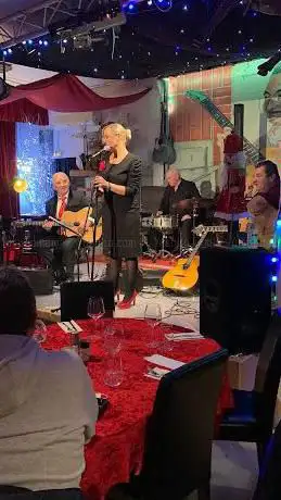 LA CHOPE DES PUCES