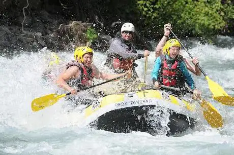 Photo de Ràfting Sort Rubber-River