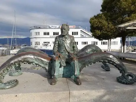 Photo de Monumento a Jules Verne
