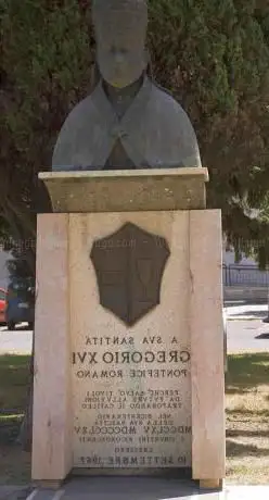 Monumento a papa Gregorio XVI