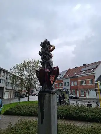 Sculptuur 'zomerlief' van Achiel Pauwels