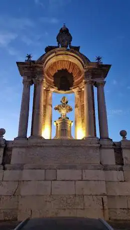 Monumento a Pio VI