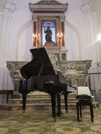 Photo de Chiesa di San Rocco alla Riviera di Chiaia