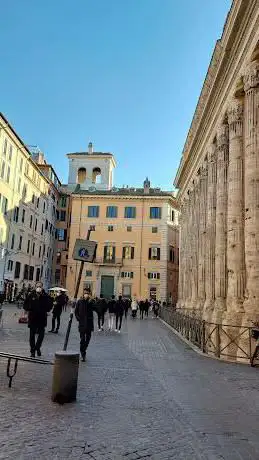 Photo de Piazza di Pietra