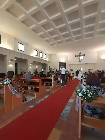 Photo de Church of Saint Lawrence Martyr