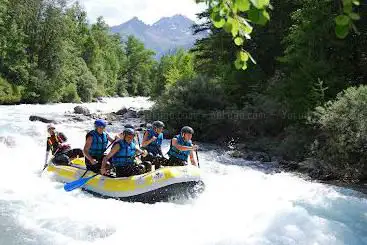 Piraft Rafting