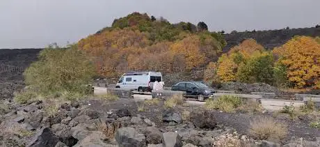 Photo de Casa sommersa di lava