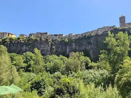 Cinglera Basàltica de Castellfollit de la Roca