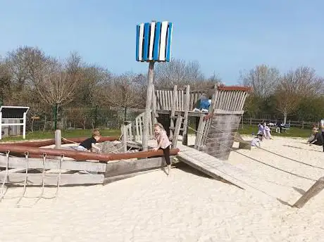 Photo de Pelican Playground