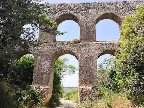 Photo de Antica strada degli Archi Romani