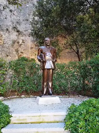 Statue Prince Rainier III