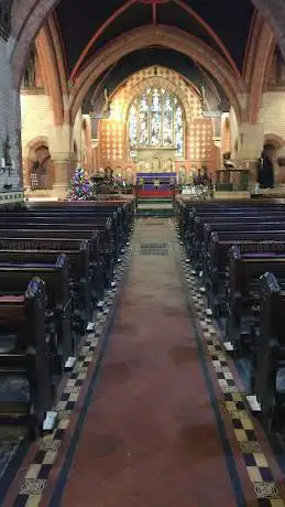 Photo de St Anne's Church Haughton Denton
