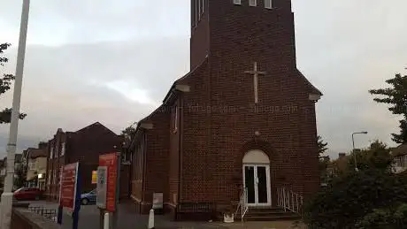 Photo de Barkingside Methodist Church