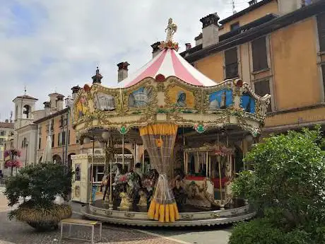 Photo de Piazza del Mercato