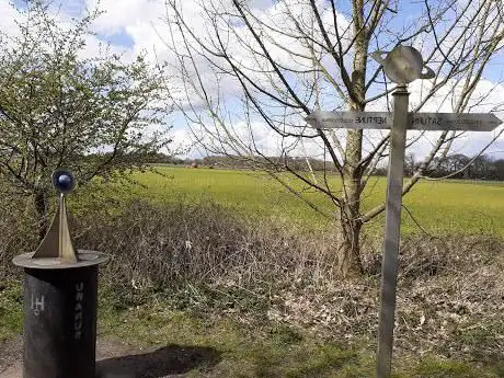 Photo de Uranus Cycle Path Marker
