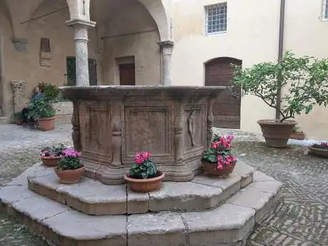 Photo de Palazzo De Comitibus-Gentili Spinola Orfini