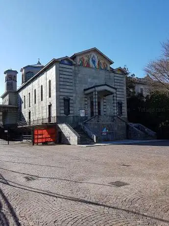 Photo de Church of Saint Mary Help of Christians
