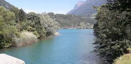 Photo de Parco fluviale della Sarca - Porta parco ai Due Laghi