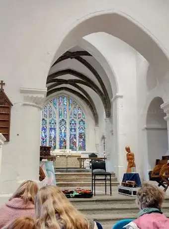 Photo de St Mary's Church Guildford with Guildford Methodist Church