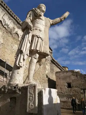 Photo de Ara di Marco Nonio Balbo