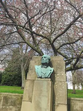 Memorial to Samuel Morley
