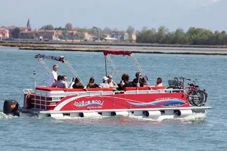 Photo de Lagoon Boat - bike on board