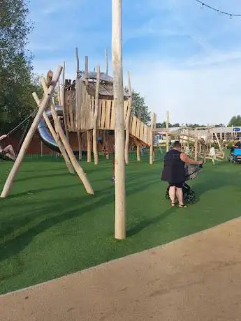 Thorpe Park Entertainment Complex