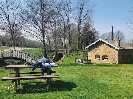 Photo de La fontaine du lavoir