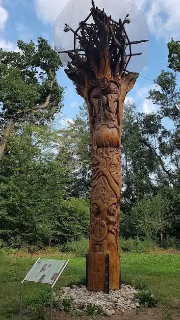 Photo de Skulptur Weltenlenker von Thomas Rees