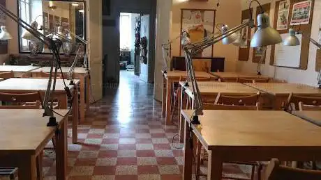 Biblioteca Passepartout con aula studio del Casale Podere Rosa