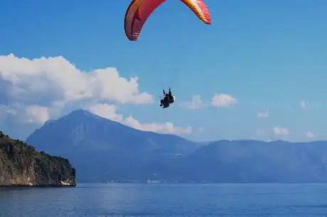 Photo de Voli in Parapendio Biposto Roma