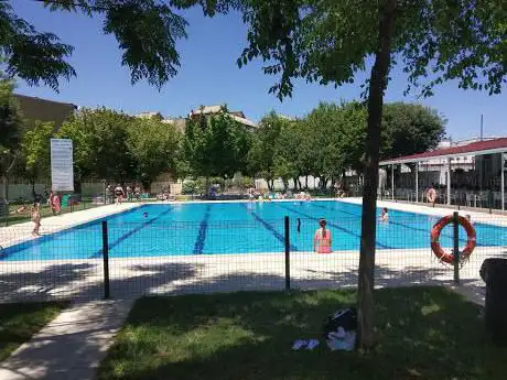 Photo de Piscina El Carmen