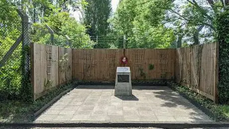 Photo de Sir Barnes Wallis Memorial