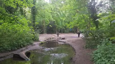 Photo de Harvington Park (Eden Park) recycling site
