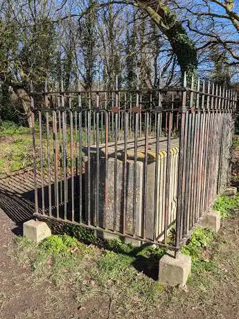Photo de Miller's Tomb