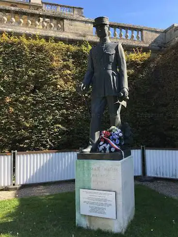 Statue de Milan Rastislav Stefanik