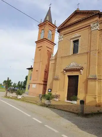 Photo de Church of Saint John Baptist