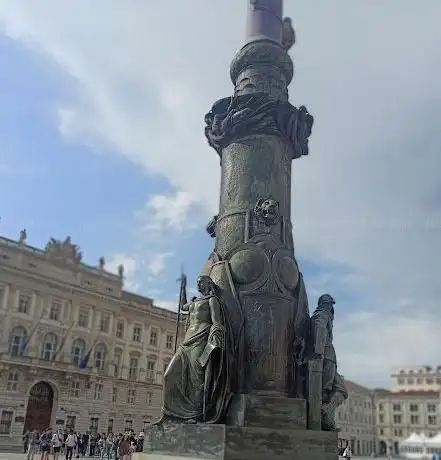 Photo de Piazza Unità d'Italia