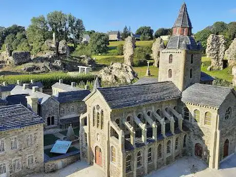 Photo de Ruines de l'abbaye de Savigny