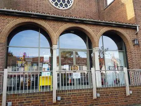 Photo de St Michael and All Angels Church