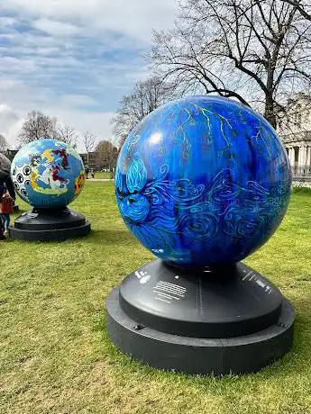 Photo de The World Reimagined